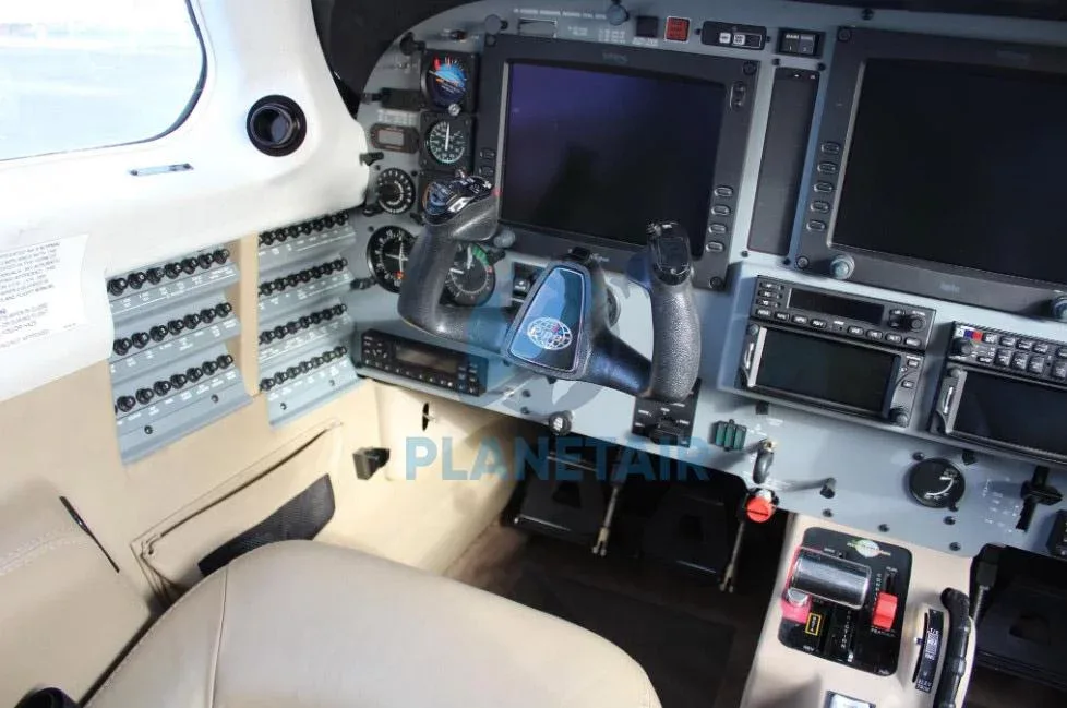 Cabin interior of a 2008 Piper Meridian PA-46-500TP.