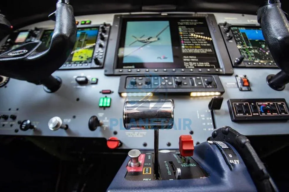 Cockpit and instrument panel of a 2009 Piper Meridian PA-46-500TP.