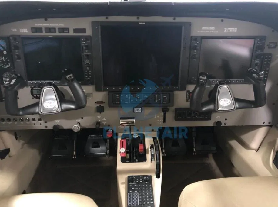 Avionics suite of a 2010 Piper MERIDIAN PA-46-500TP.
