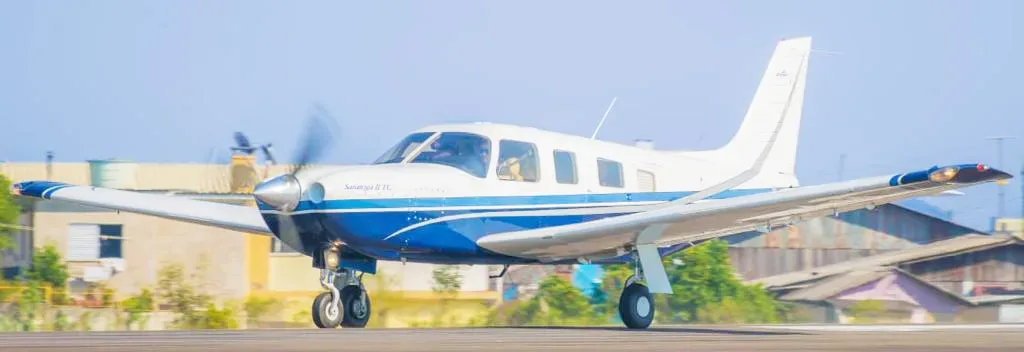 Exterior view of a 2003 Piper Saratoga II TC PA-32R-301T.