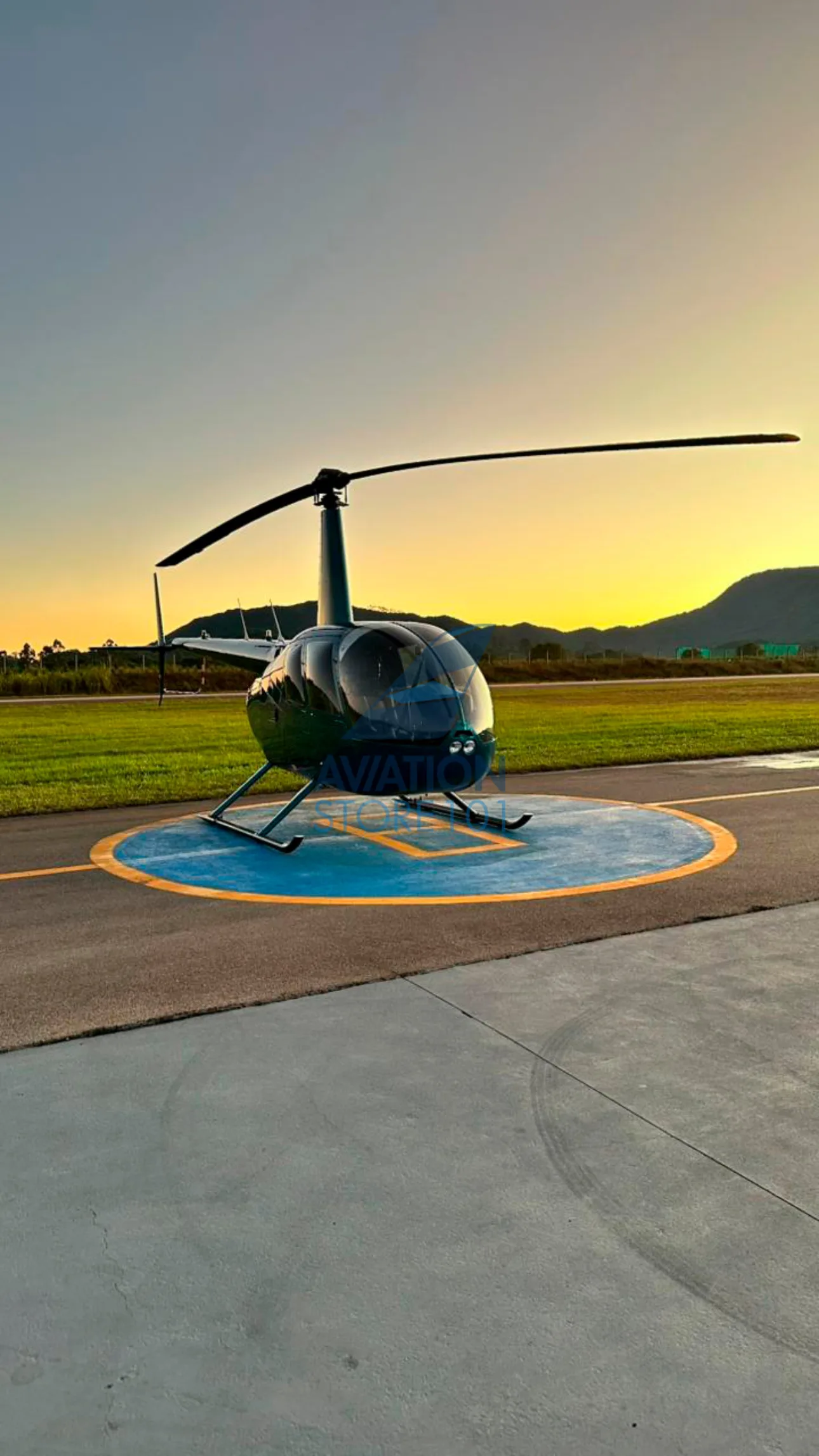 Exterior view of a 2009 Robinson R44 Raven II.