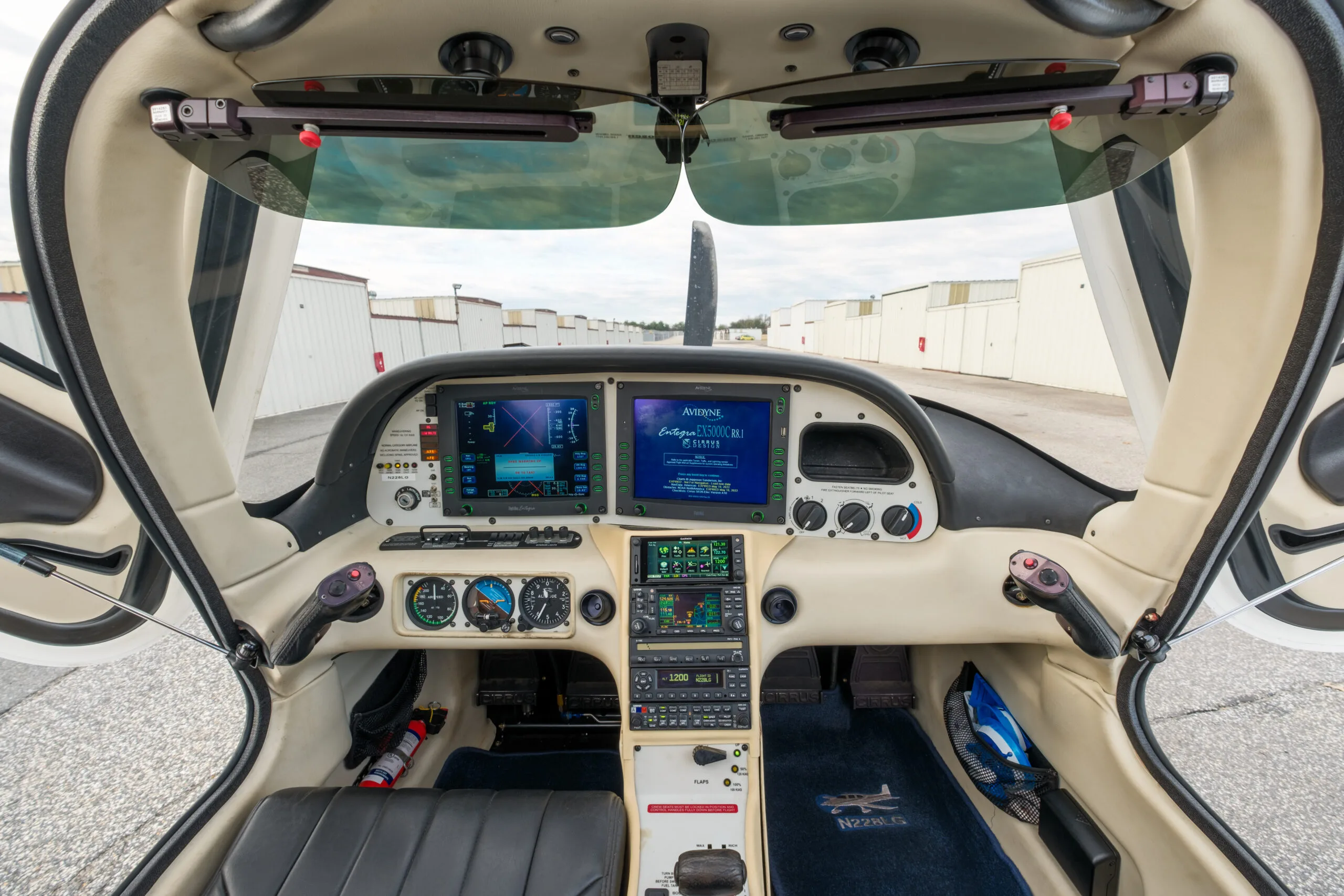 Cockpit and instrument panel of a Cirrus sr20 1780 n228lg.