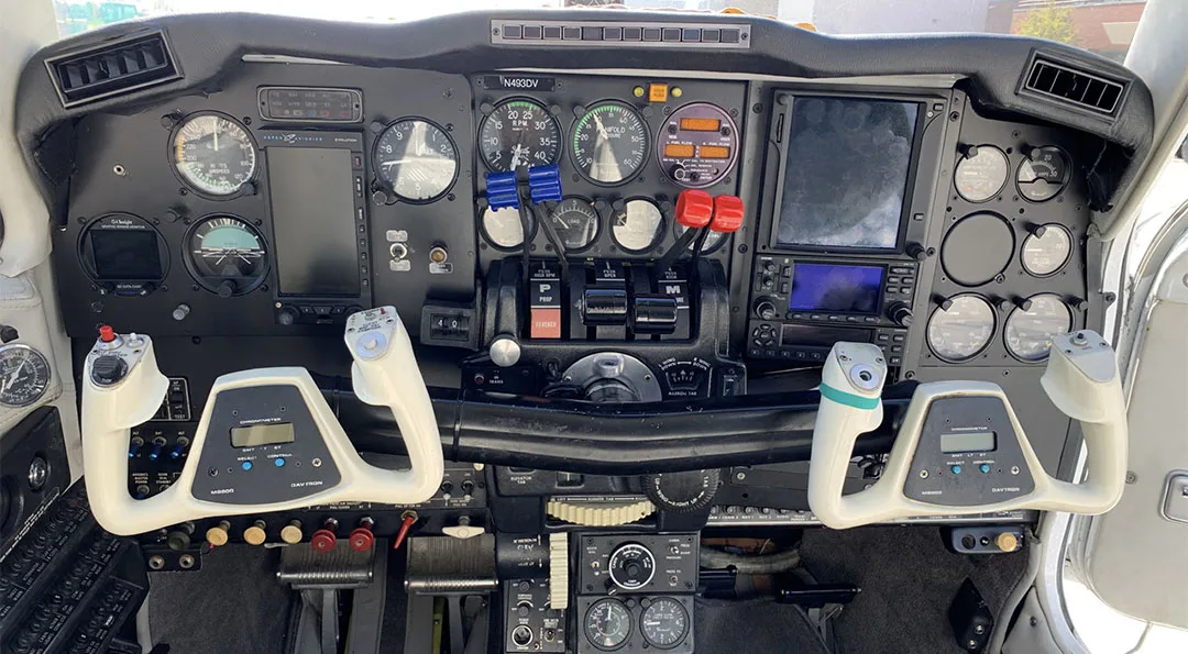 Cockpit and instrument panel of a 1979 Beech PRESSURIZED BARON.