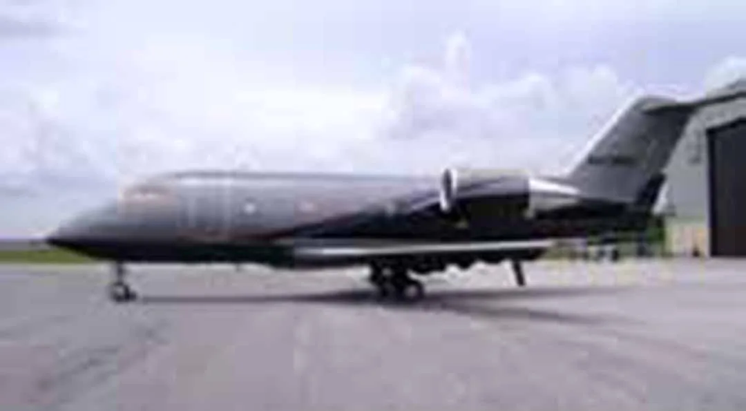 Exterior view of a 1986 Bombardier CHALLENGER 601-1A.