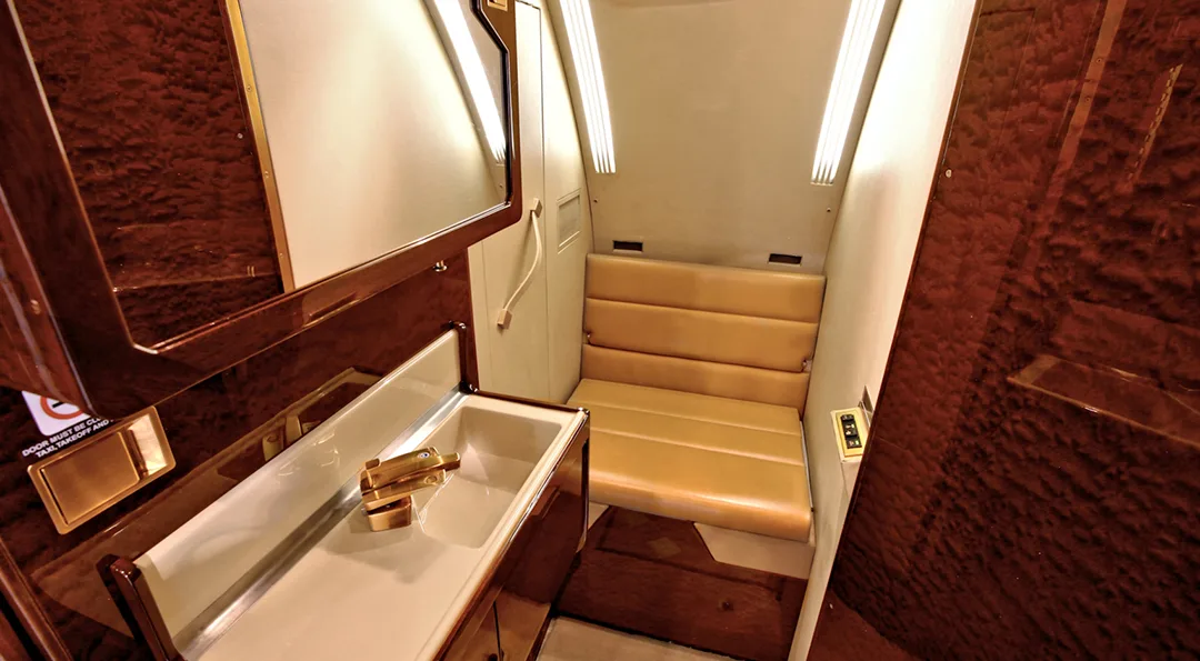 Cabin interior of a 1993 Dassault FALCON 900B.