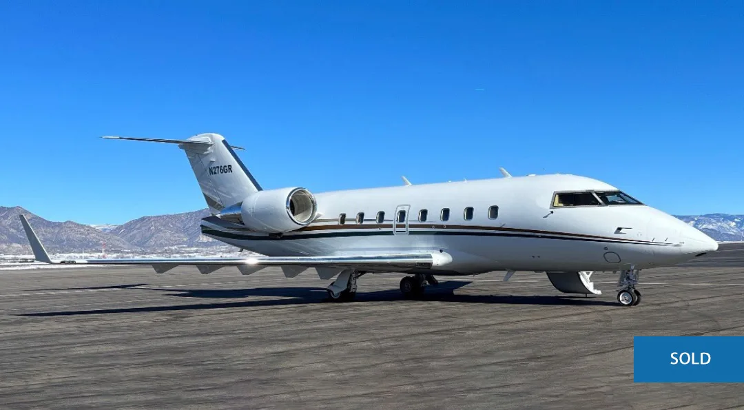 Exterior view of a 1995 Bombardier CHALLENGER 601-3R.