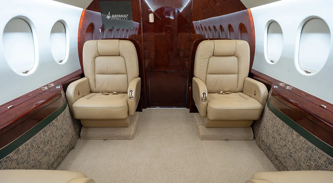 Cabin interior of a 1999 Dassault FALCON 2000.