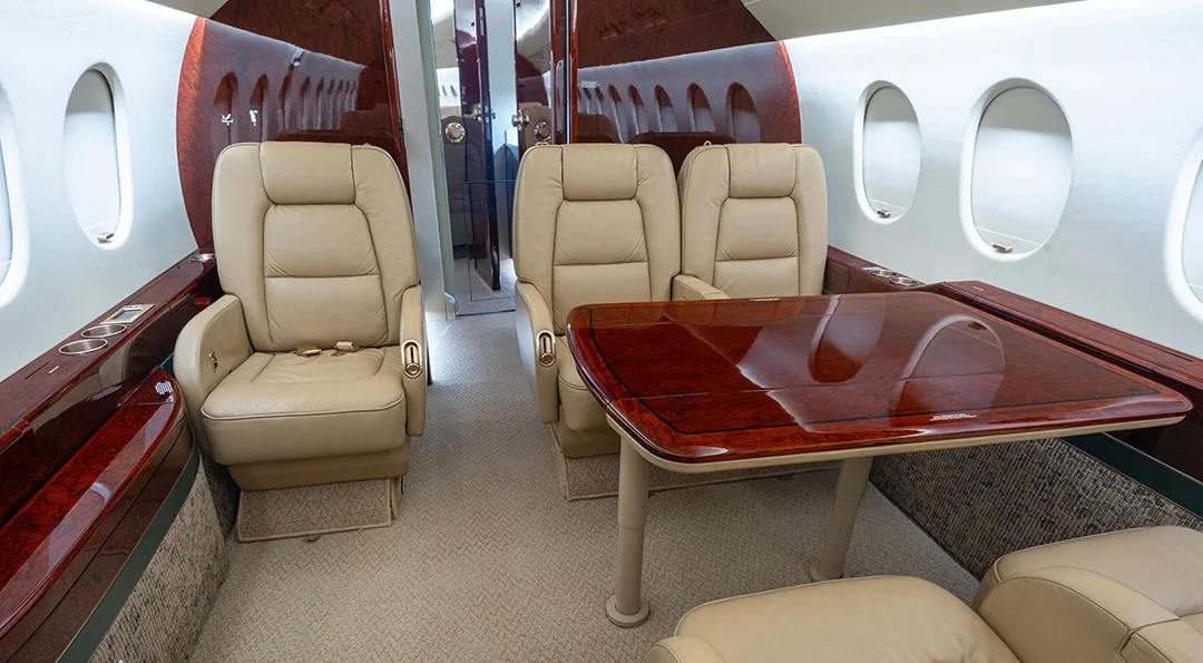 Cabin interior of a 1999 Dassault FALCON 2000.