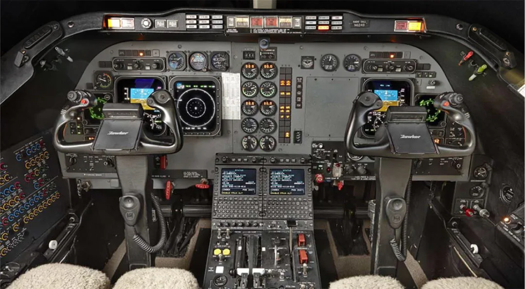 Cockpit and instrument panel of a 2004 Hawker 400XP.