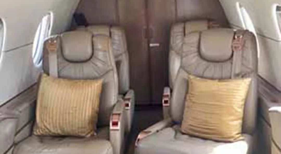 Cabin interior of a 2006 Hawker BEECHCRAFT 400XP.