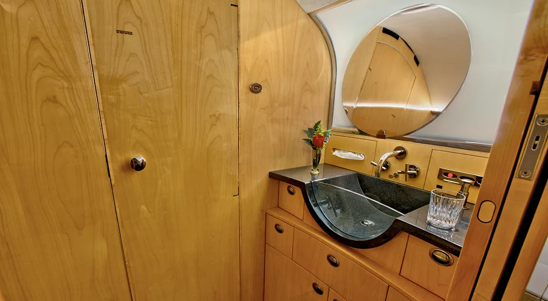 Cabin interior of a 2007 Bombardier CHALLENGER 300.