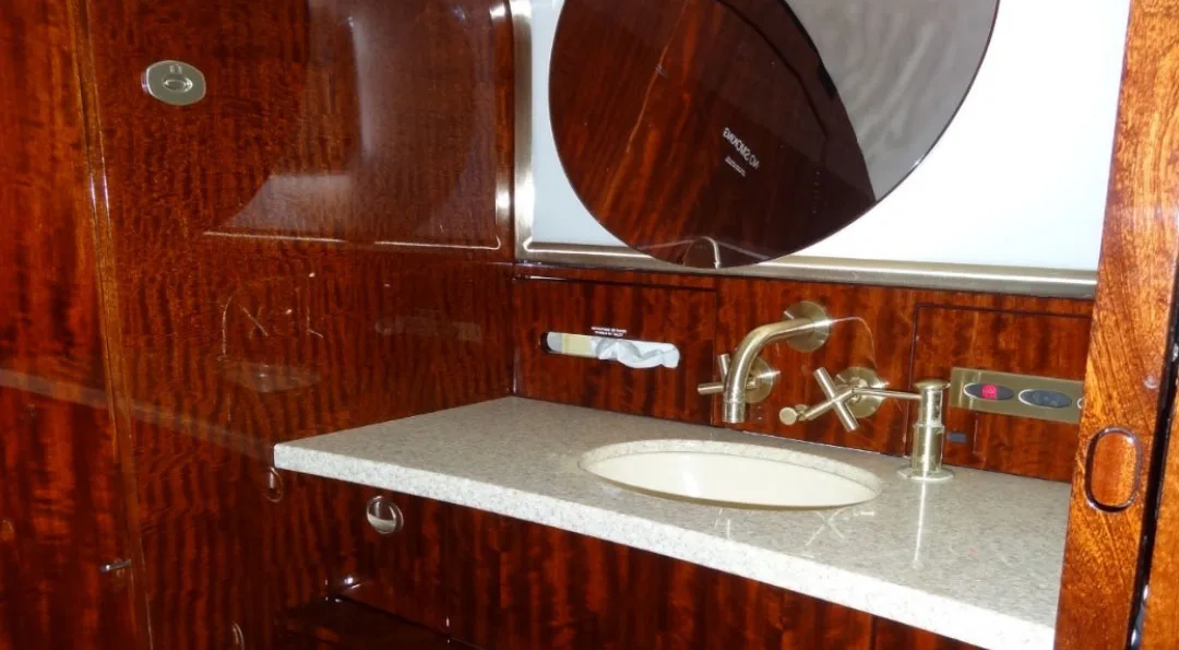 Cabin interior of a 2007 Bombardier CHALLENGER 300.