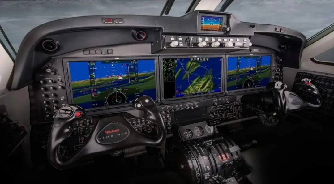 Avionics suite of a 2011 Beechcraft KING AIR 250.