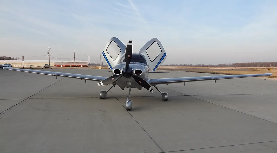 Exterior view of a 2014 Cirrus SR22T G5 GTS.
