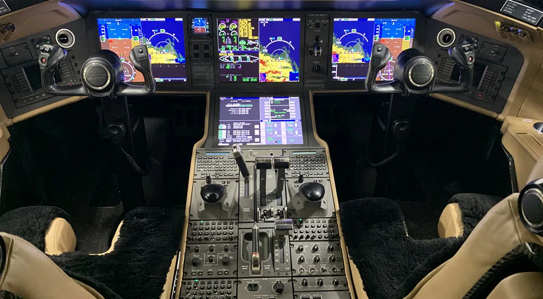 Cockpit and instrument panel of a 2015 Bombardier GLOBAL 6000.