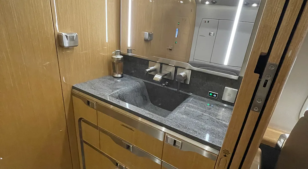 Cabin interior of a 2016 Bombardier CHALLENGER 350.