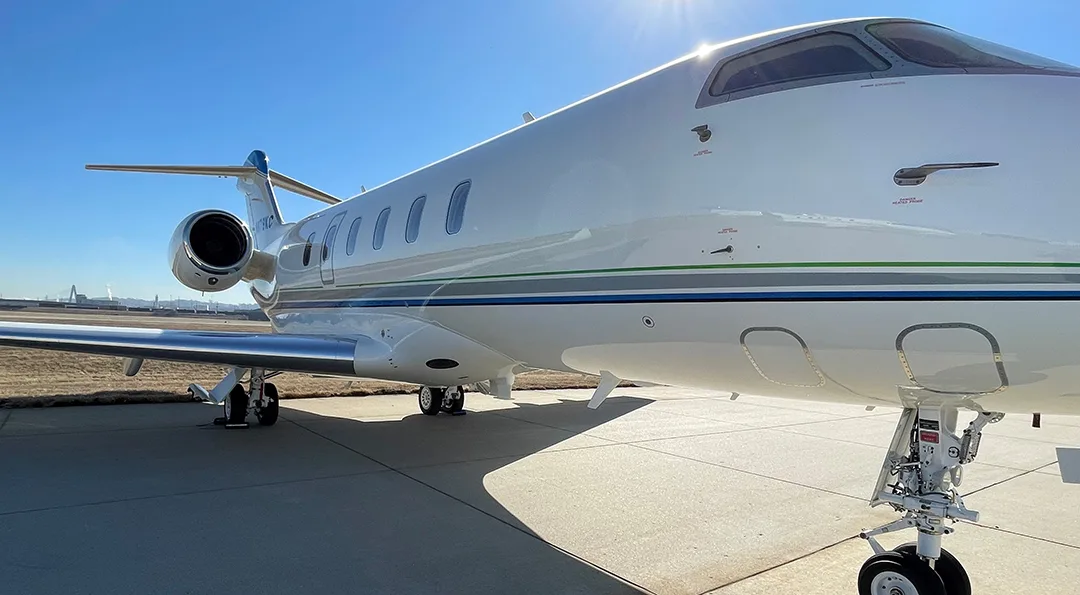 Cockpit and instrument panel of a 2016 Bombardier CHALLENGER 350.