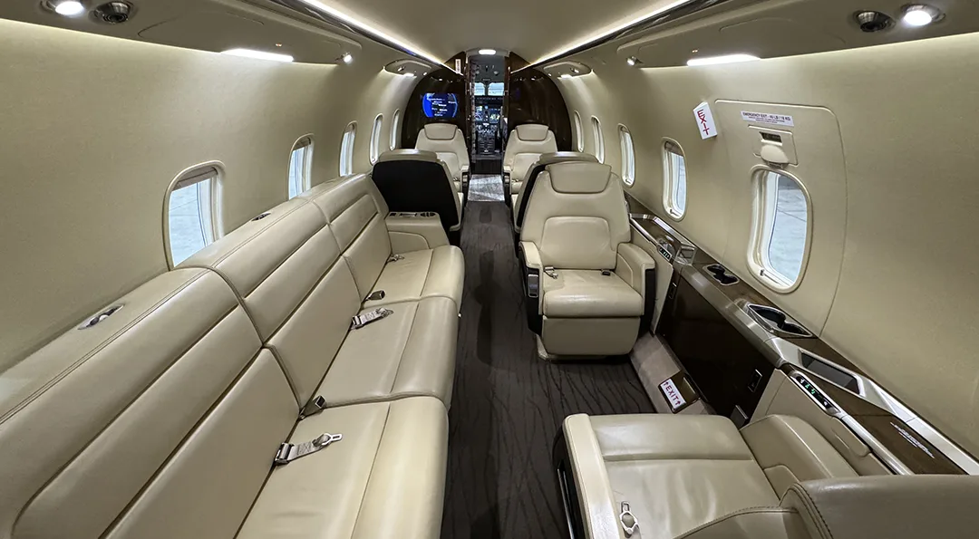 Cabin interior of a 2016 Bombardier CHALLENGER 350.