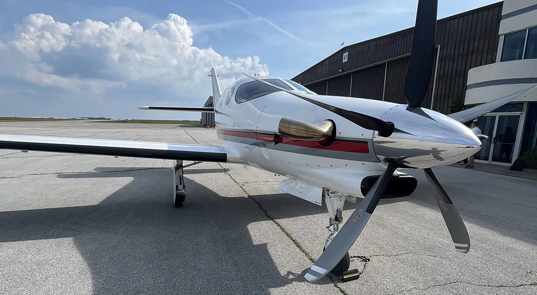 Exterior view of a 2022 EPIC E1000 GX.