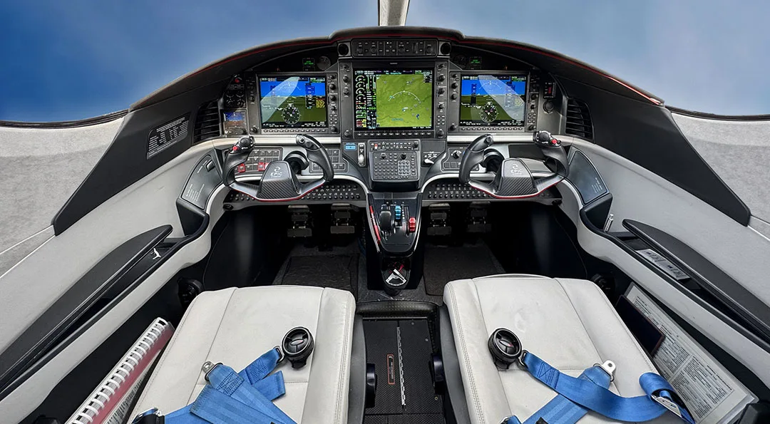 Cockpit and instrument panel of a 2022 EPIC E1000 GX.