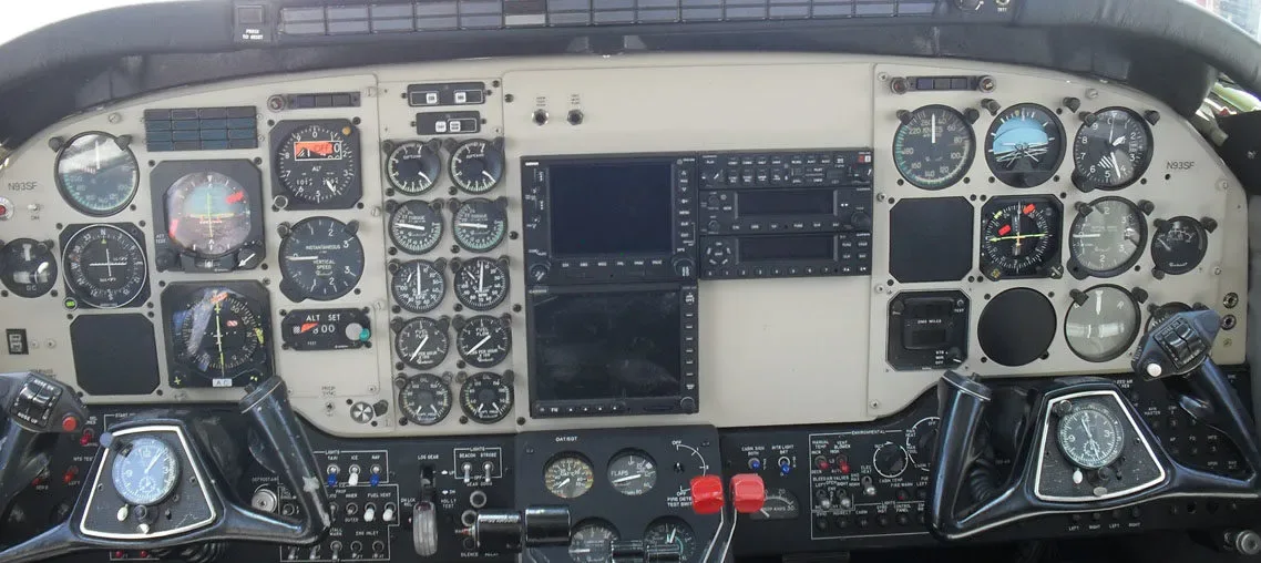 Avionics suite of a 1976 Beechcraft king air b100 National flight - 10's.