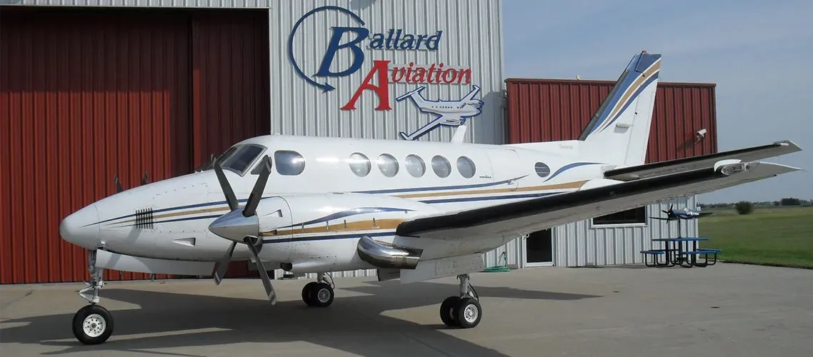Exterior view of a 1976 Beechcraft king air b100 National flight - 10's.