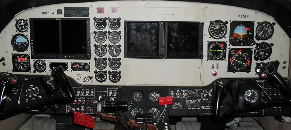 Avionics suite of a 1979 Beechcraft KING AIR B100.