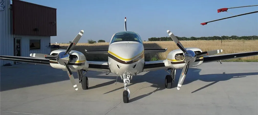 Avionics suite of a 1980 Beechcraft B55 BARON.