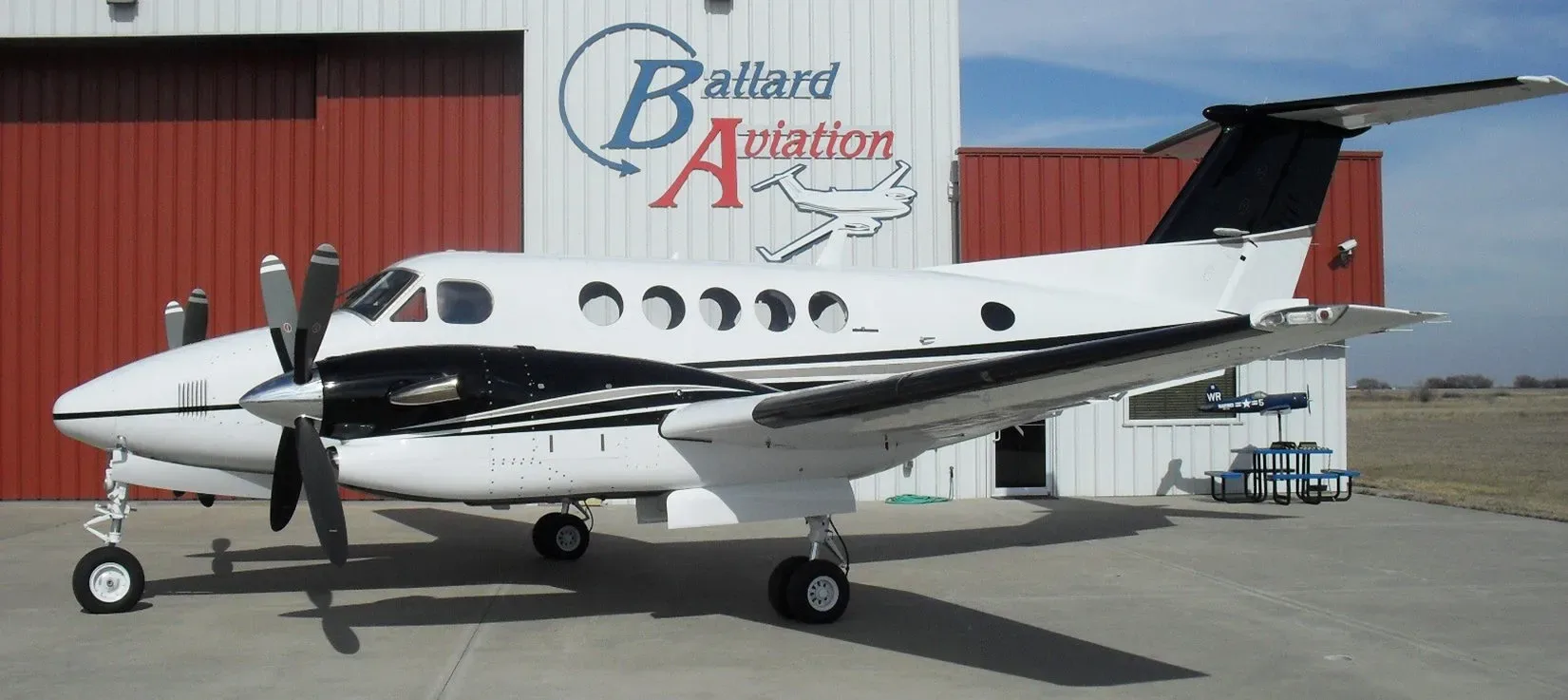 Avionics suite of a 1989 Beechcraft King Air 300 -60A’s Garmin G1000 NXI Raisbeck.