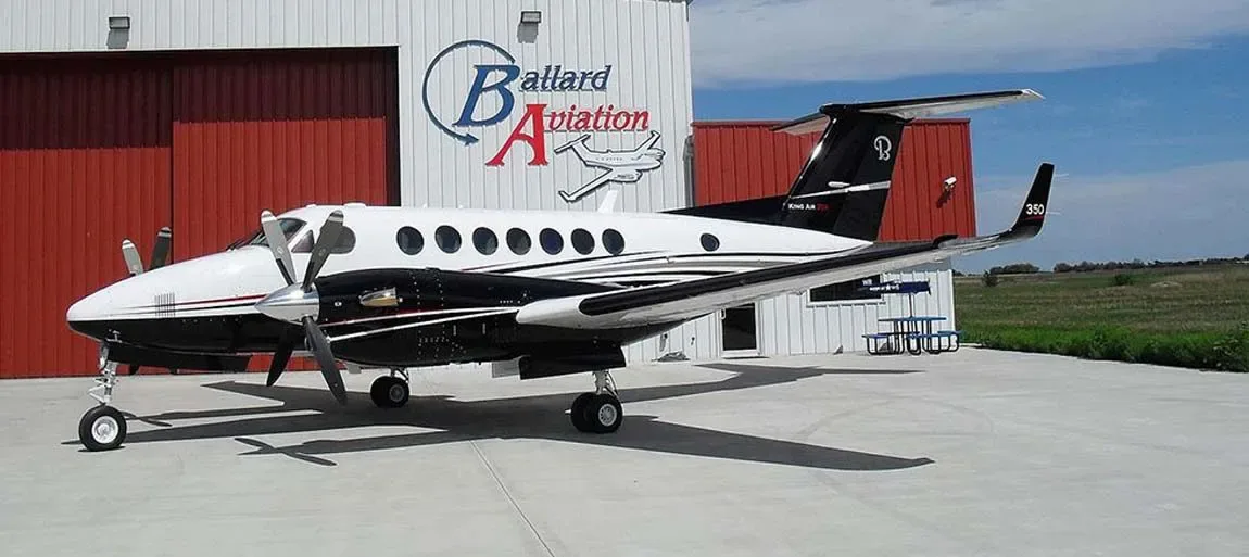 Avionics suite of a 1997 Beechcraft KING AIR 350.