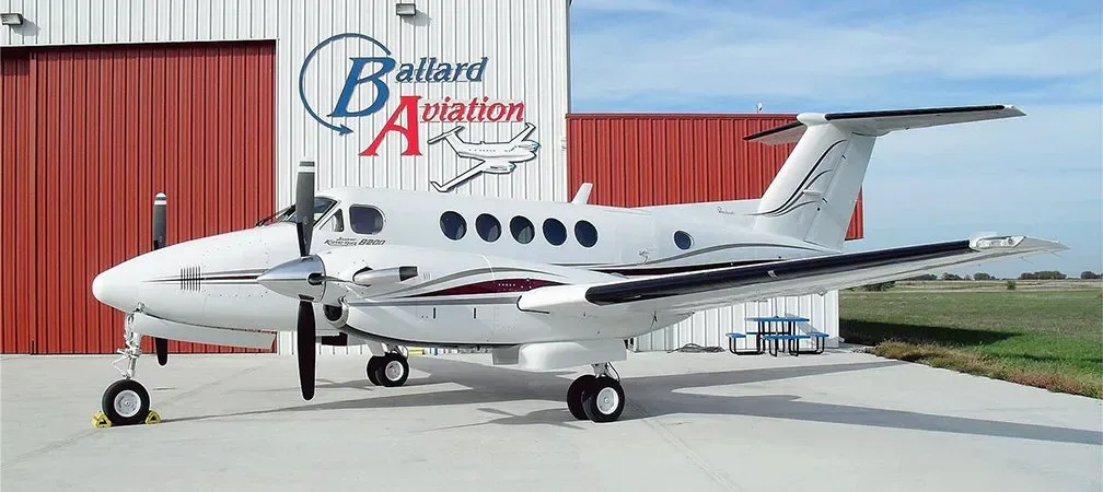 Exterior view of a 1997 Beechcraft KING AIR B200.