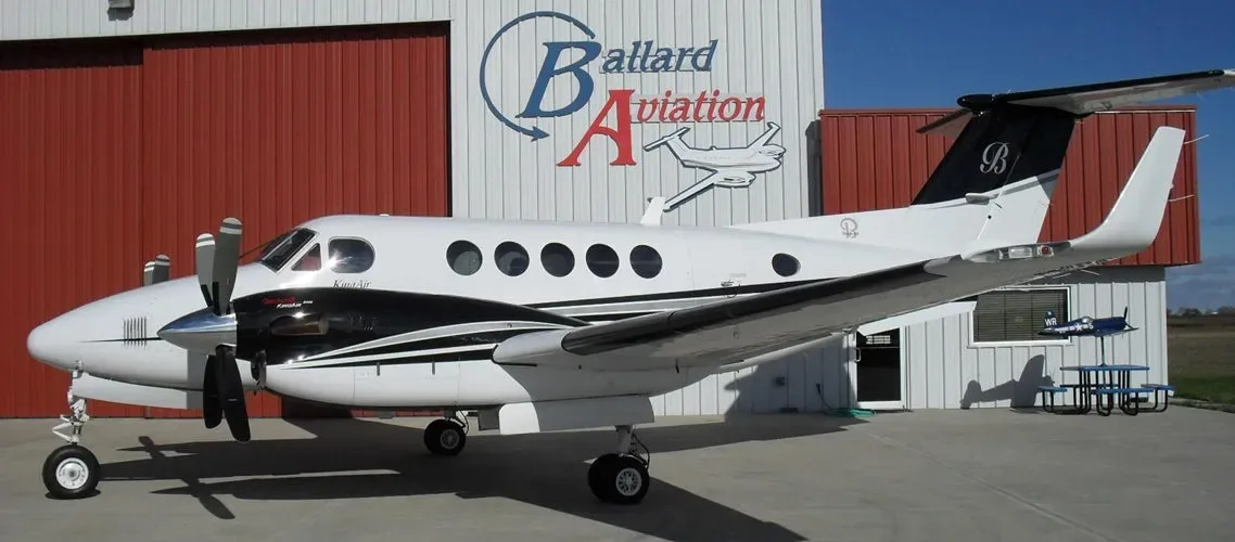 Exterior view of a 1997 Beechcraft KING AIR B200.