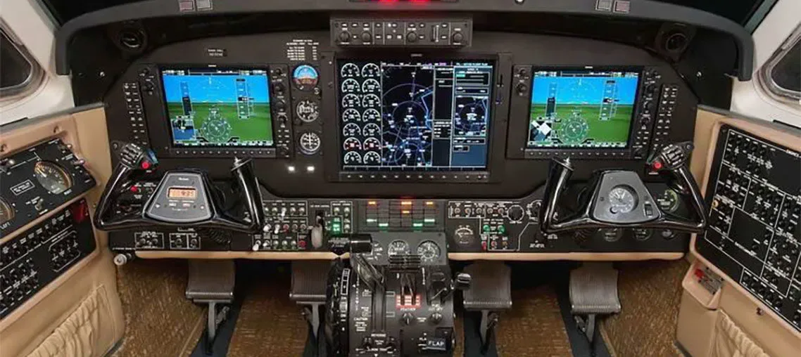 Avionics suite of a 1998 Beechcraft King Air B200 Blackhawk -61’s Garmin G1000 Raisbeck.