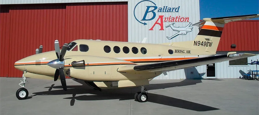 Exterior view of a 2001 Beechcraft KING AIR B200.