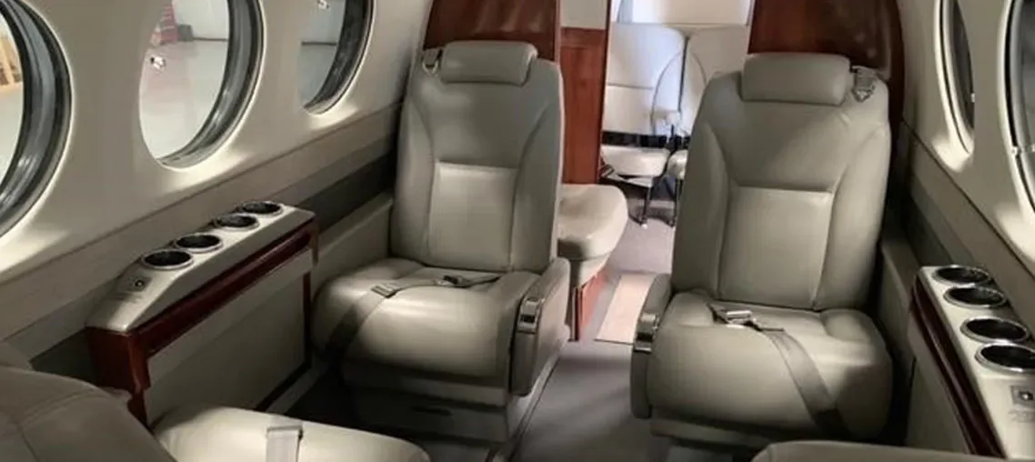 Cabin interior of a 2004 Beechcraft King Air 350 -60A’s Garmin G1000 NXI Raisbeck.