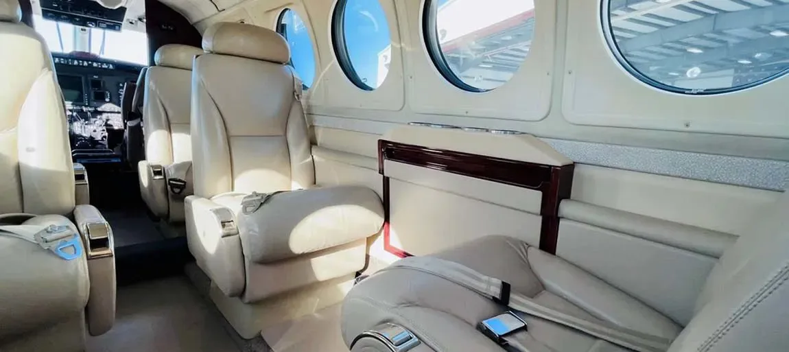 Cabin interior of a 2005 Beechcraft King Air B200 -42’s Garmin G1000 NXI Raisbeck.
