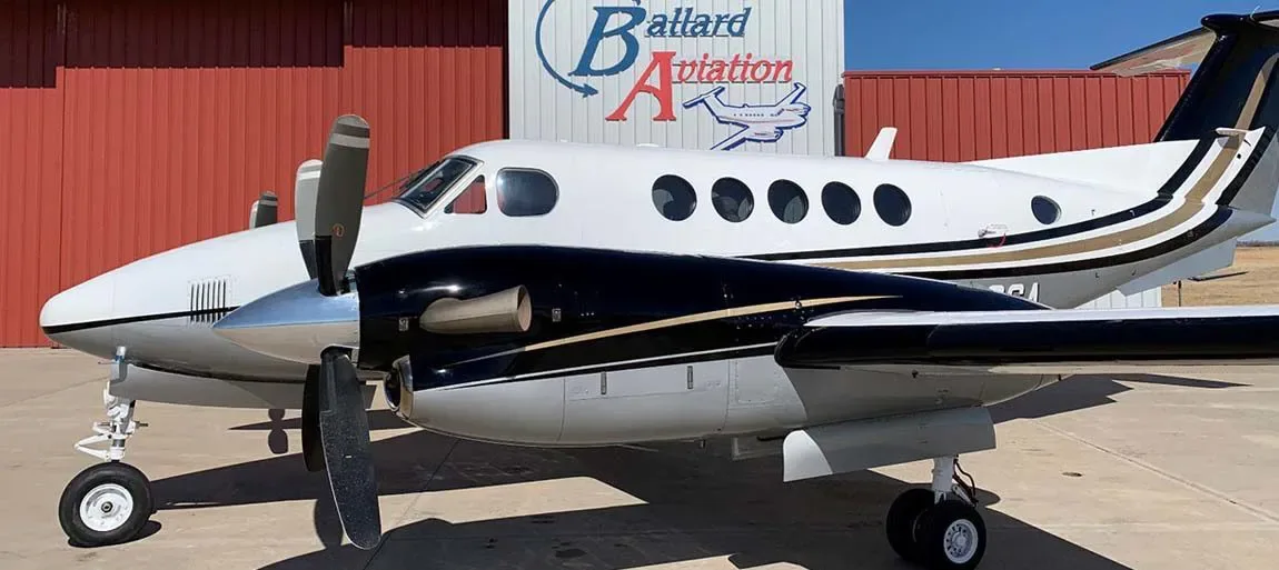 Cabin interior of a 2005 Beechcraft King Air B200 -42’s Garmin G1000 NXI Raisbeck.