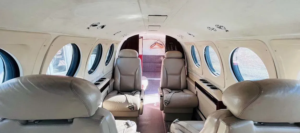 Cabin interior of a 2005 Beechcraft King Air B200 -42’s Garmin G1000 NXI Raisbeck.