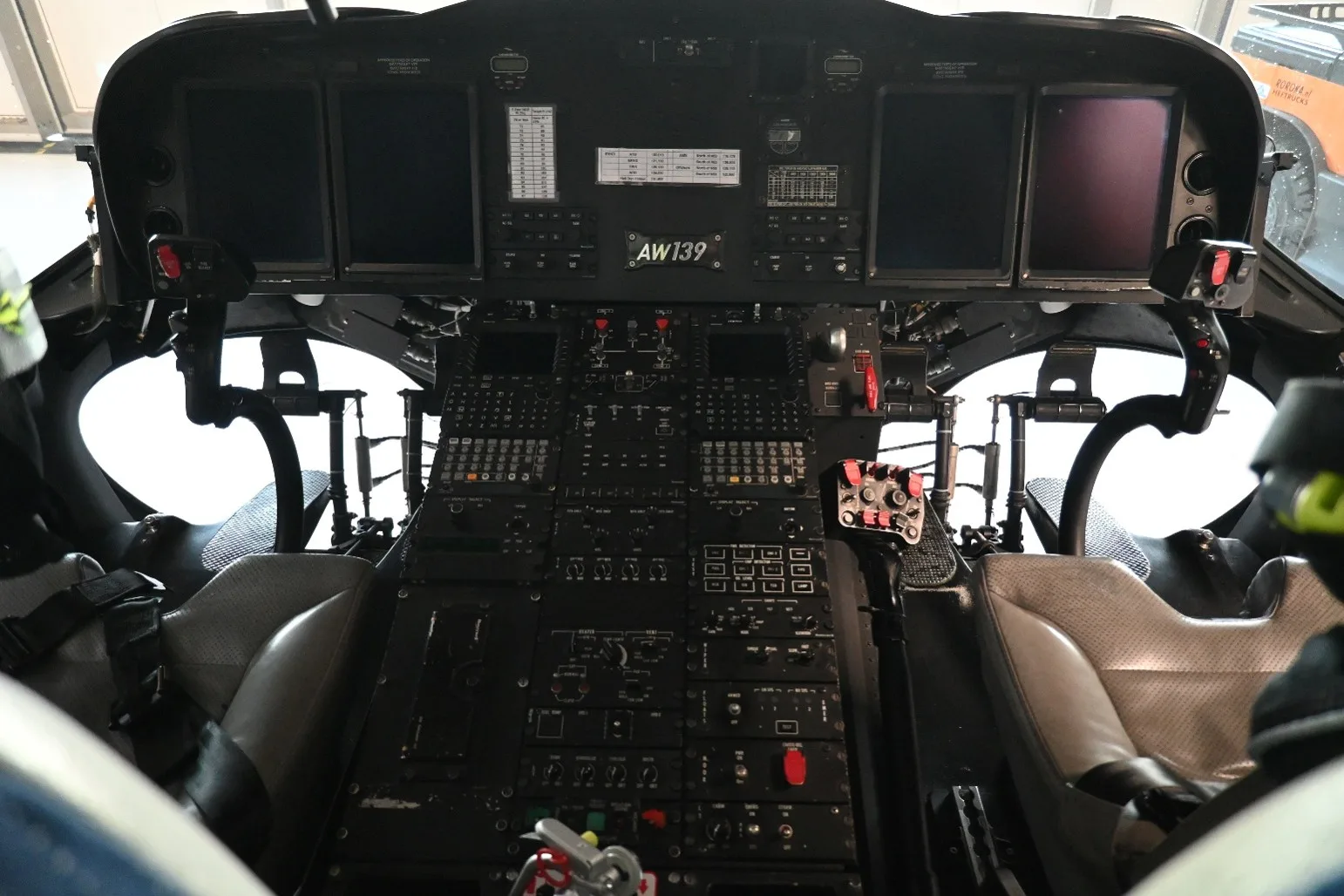 Cockpit and instrument panel of a Leonardo AW139 – OFFSHORE – REF.