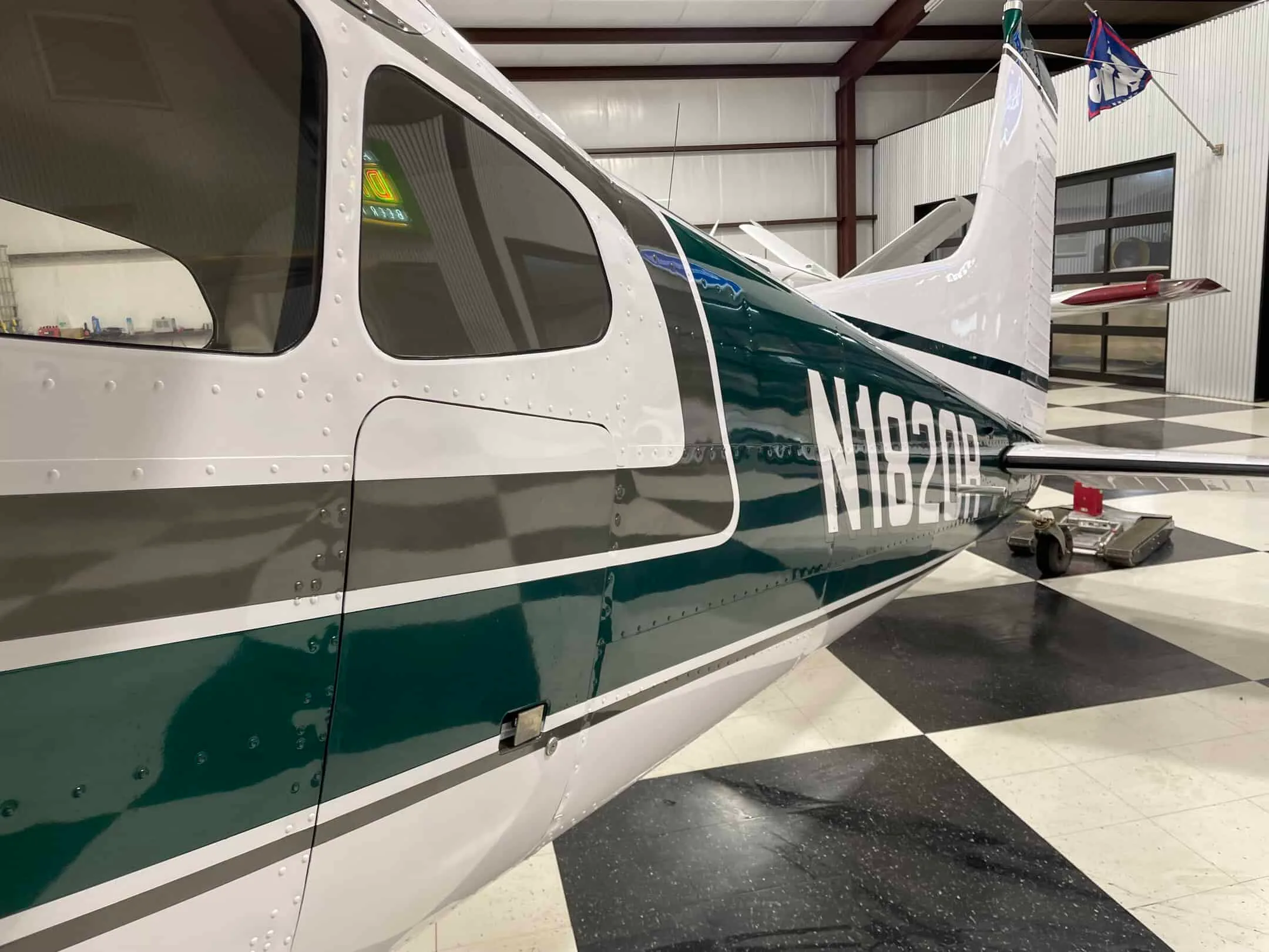 Avionics suite of a 1974 Cessna A185F.