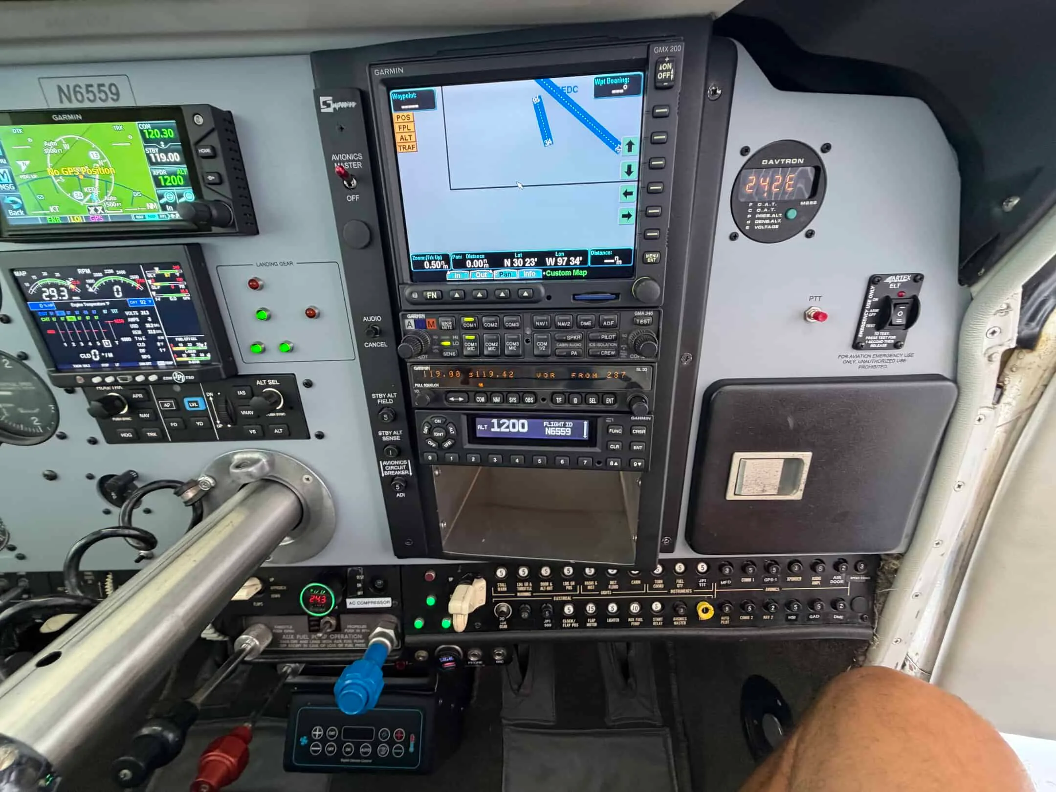 Cockpit and instrument panel of a 1979 Beech F33A With TN & FTA Airconditioning.