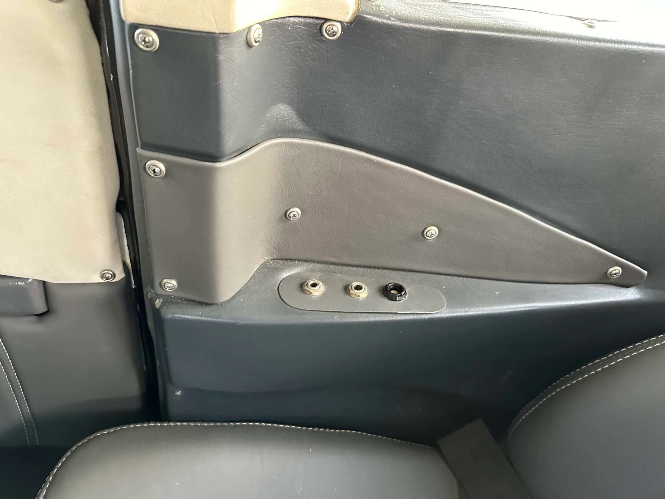 Cabin interior of a 1979 Cessna 172RG CUTLASS.