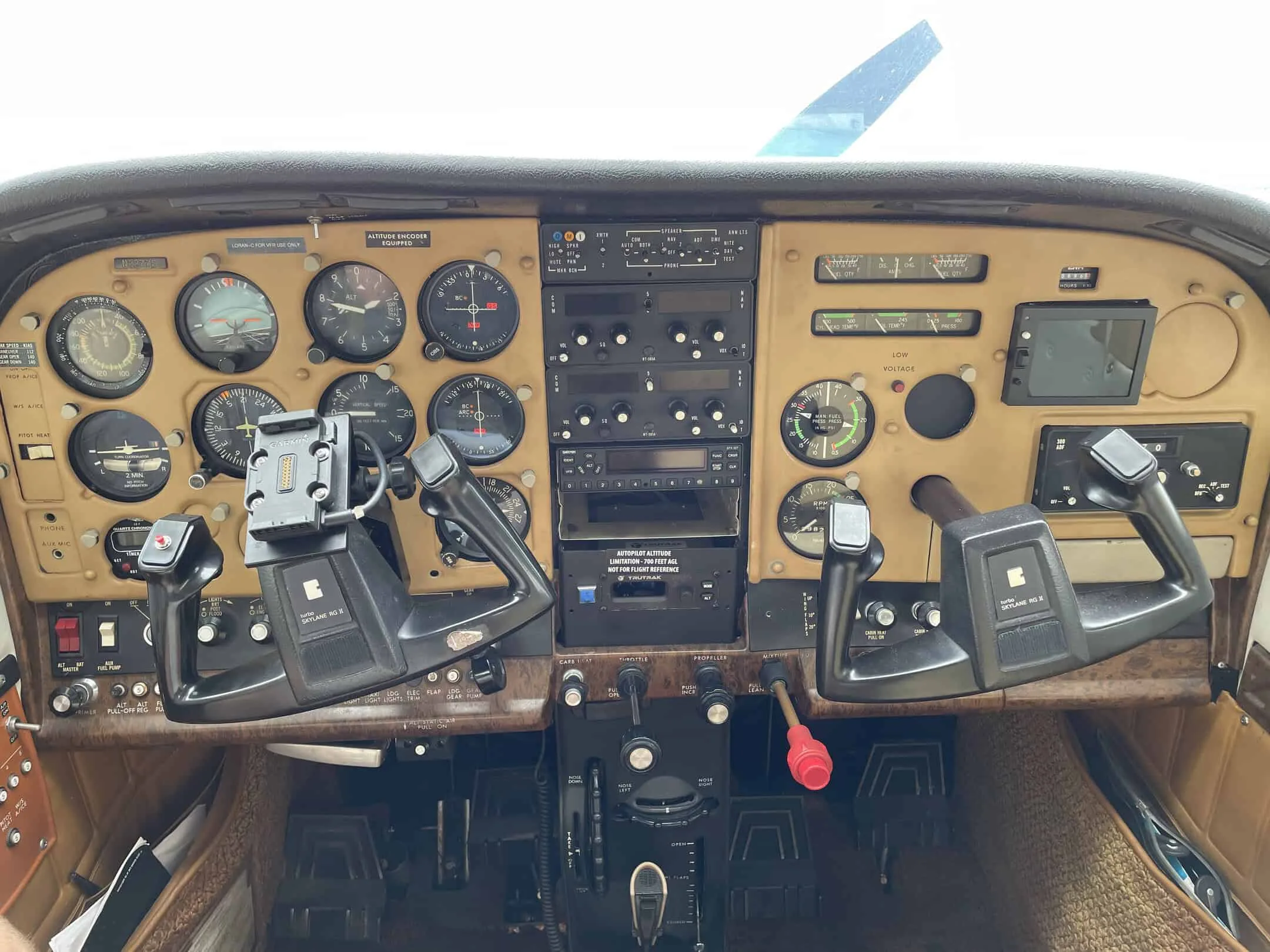 Cockpit and instrument panel of a 1979 Cessna TURBO R182RG SKYLANE.