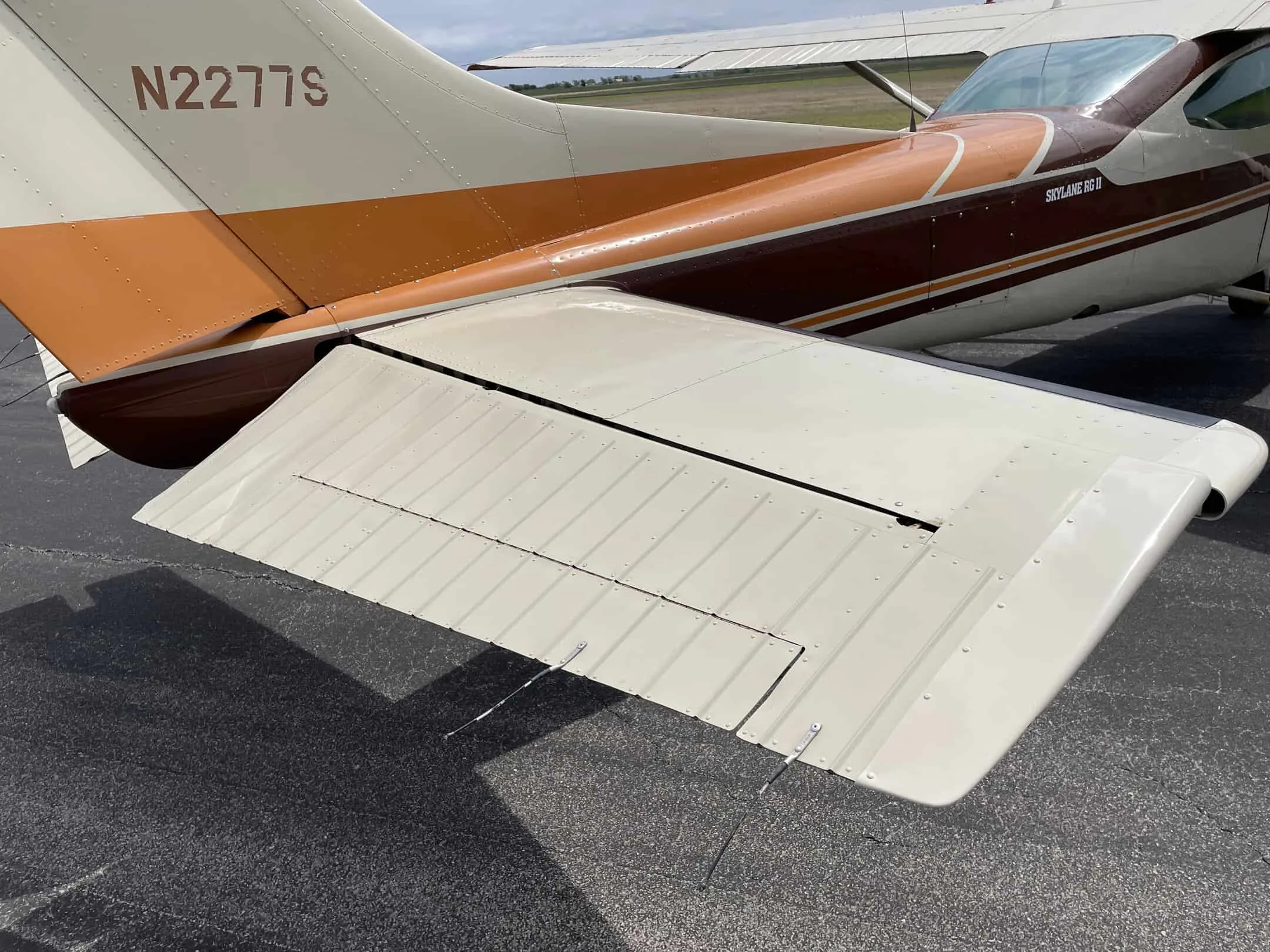 Cockpit and instrument panel of a 1979 Cessna TURBO R182RG SKYLANE.