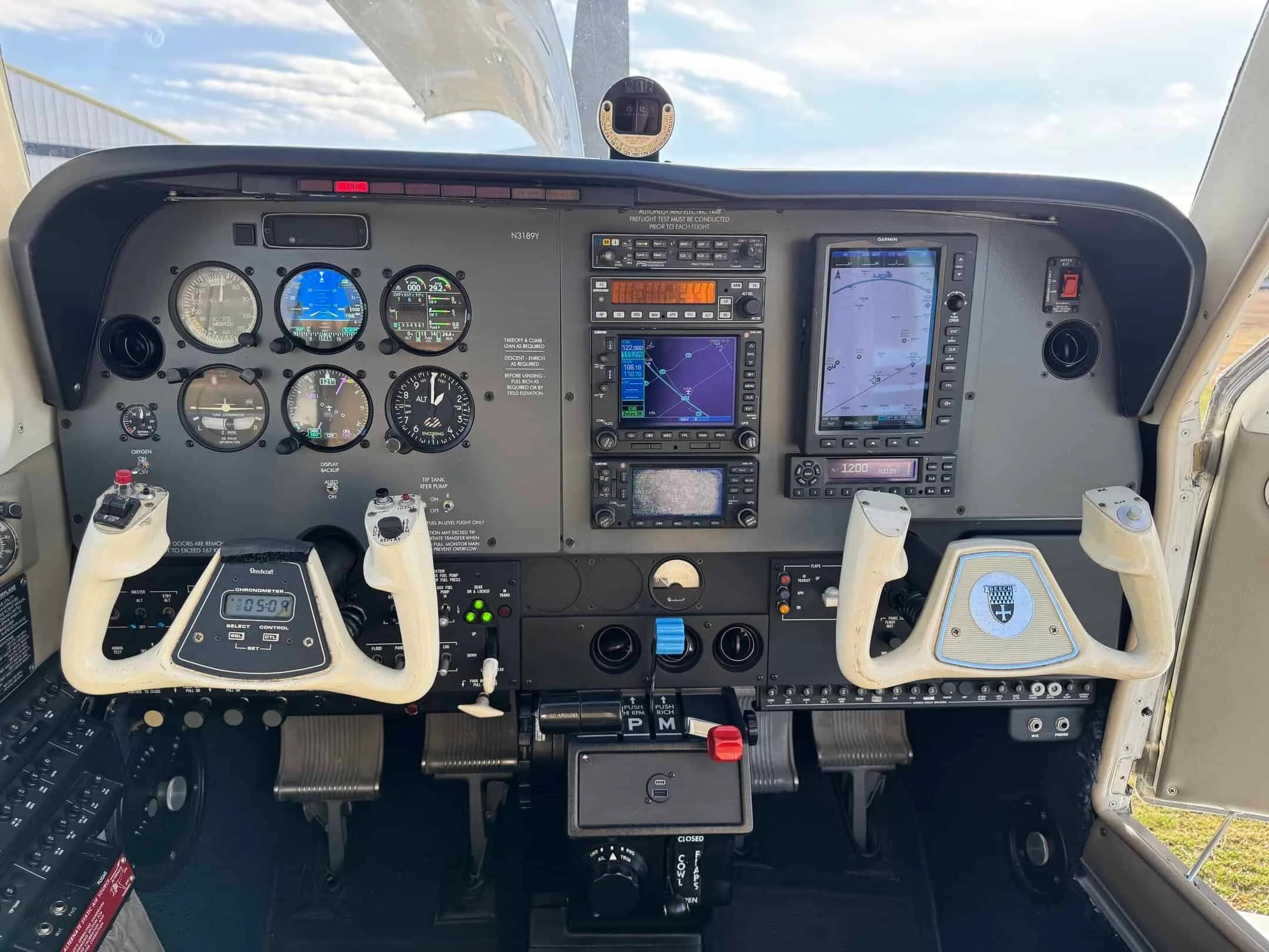 Cockpit and instrument panel of a 2000 Beech Bonanza TN A36.
