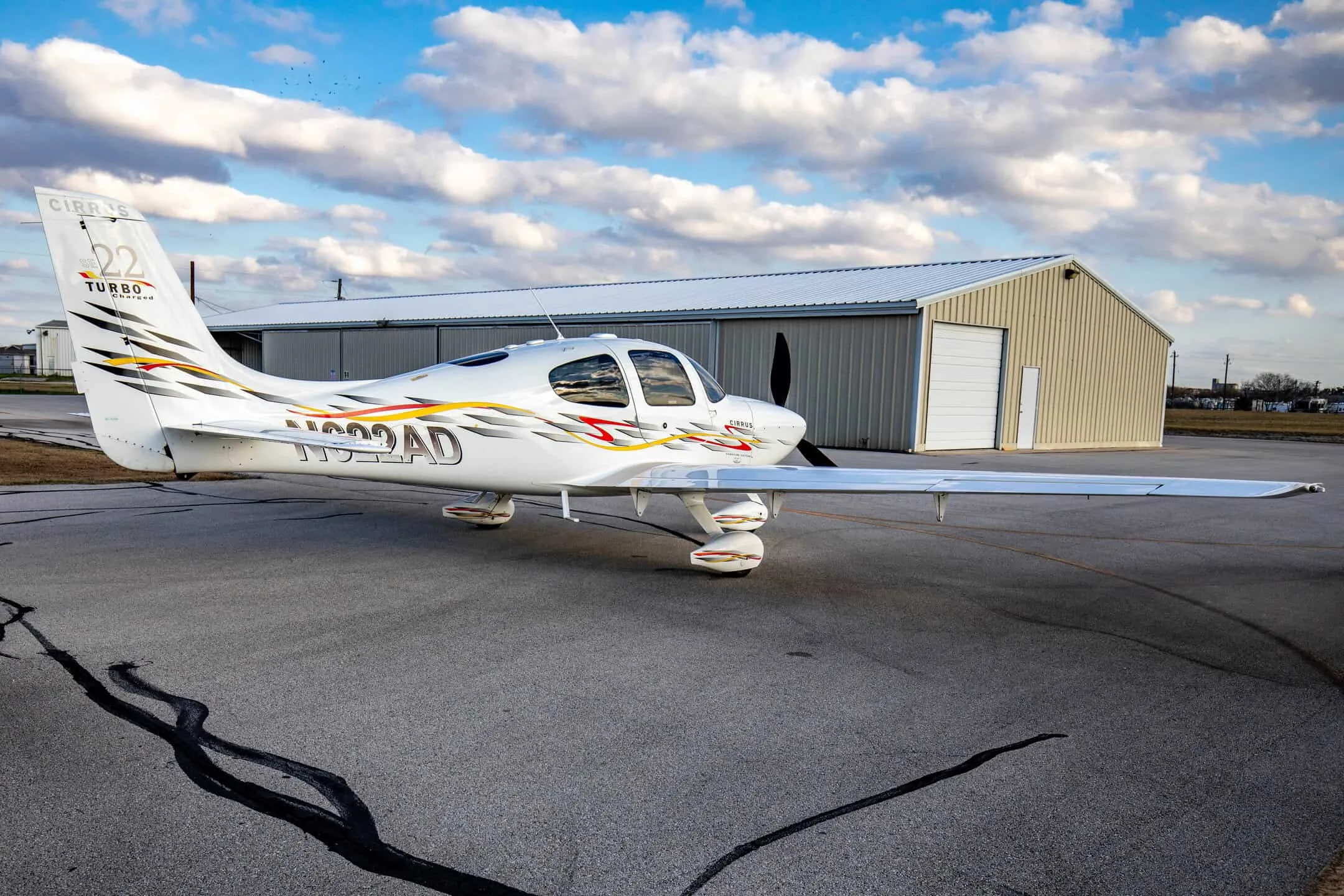 Exterior view of a 2007 Cirrus SR22 TN Special Edition, N622AD.