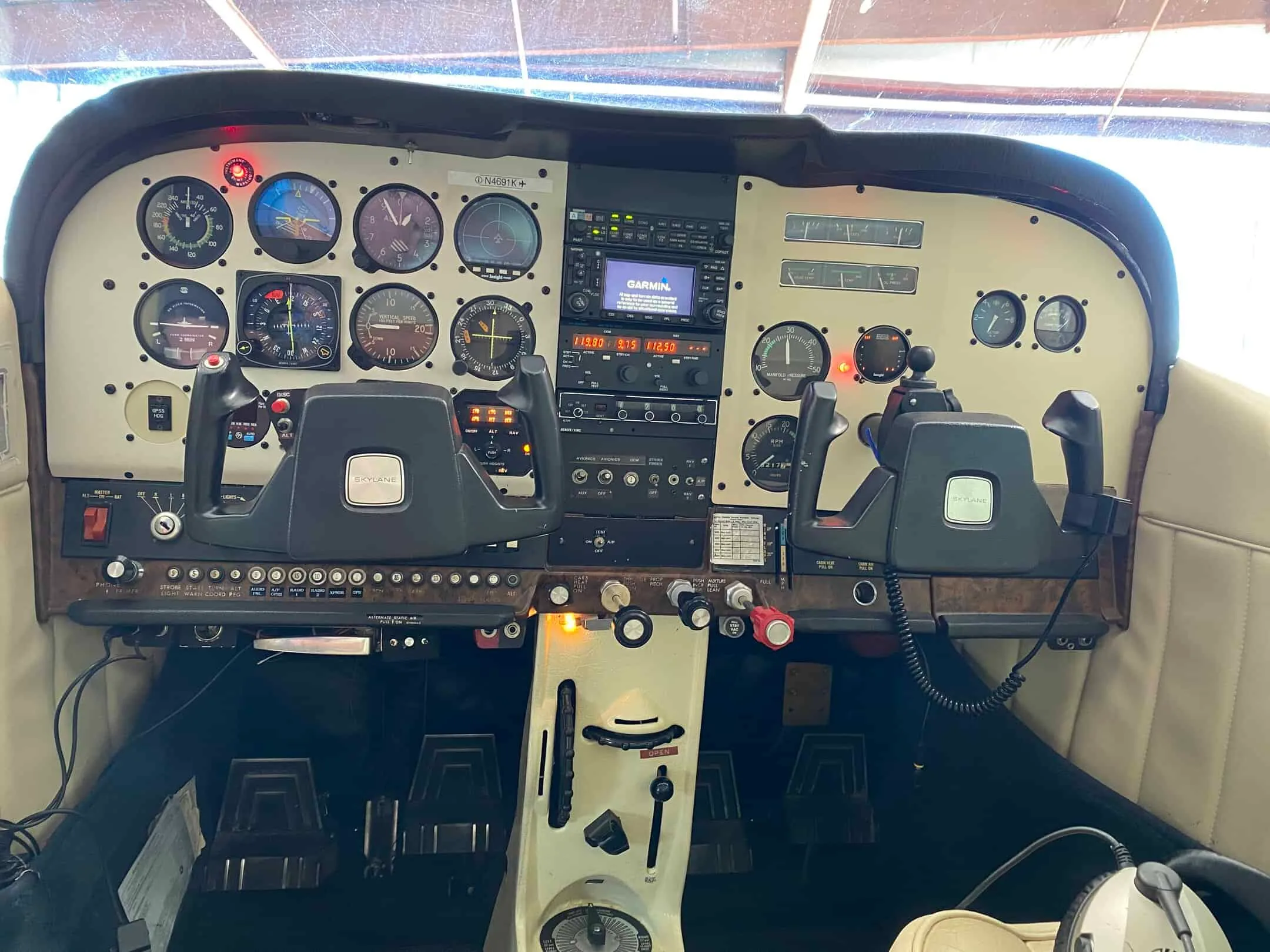 Cockpit and instrument panel of a 1975 Cessna C182P.
