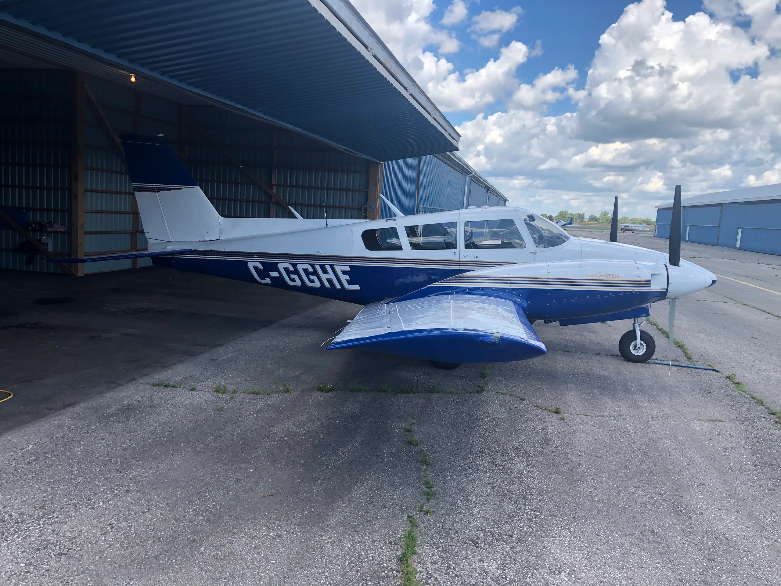 Exterior view of a Piper aircraft operating certificate with a seneca i ii.
