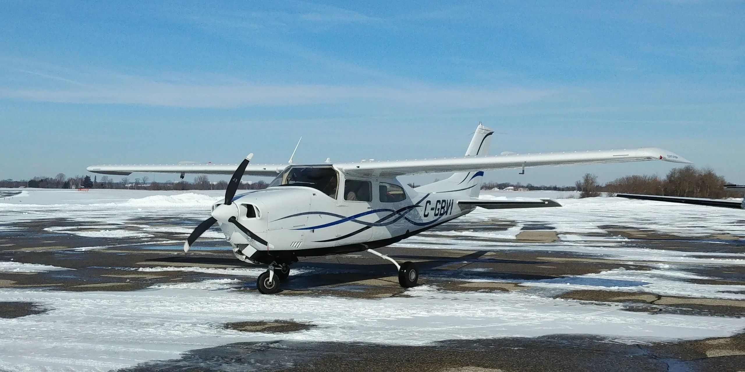 Exterior view of a Piper aircraft operating certificate with a seneca i ii.