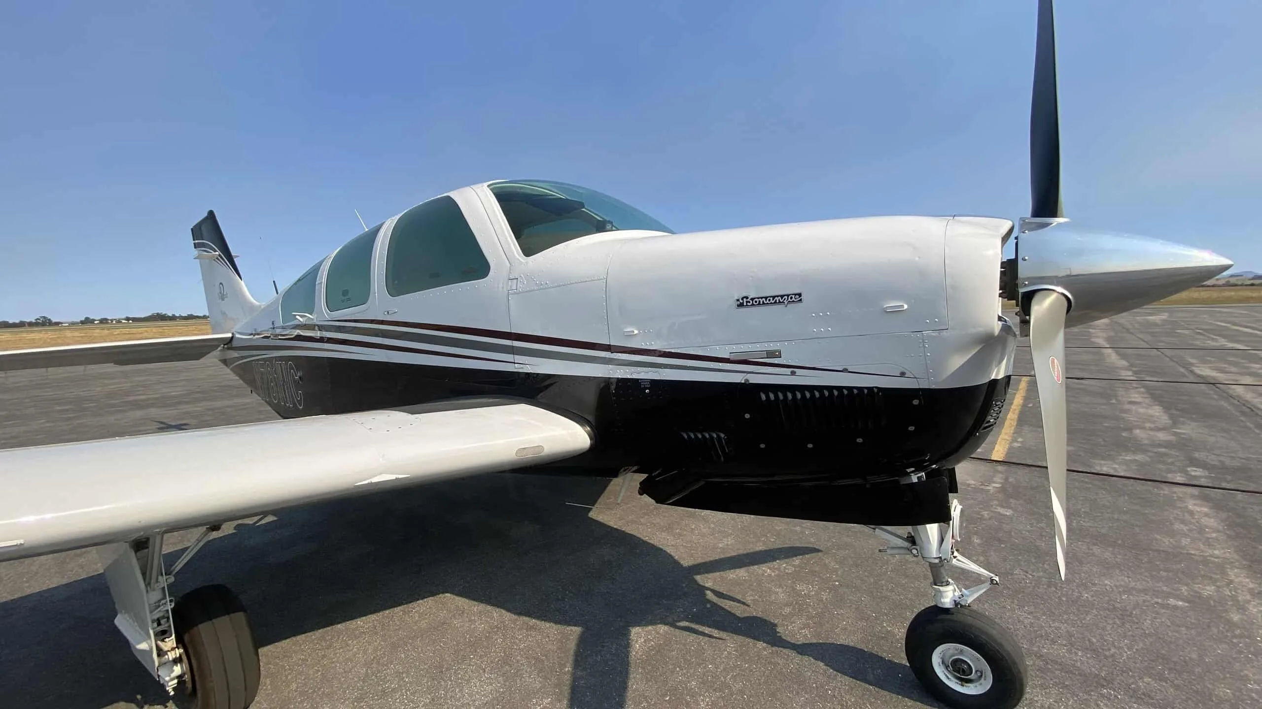 Exterior view of a 1987 Beechcraft Bonanza F33A.